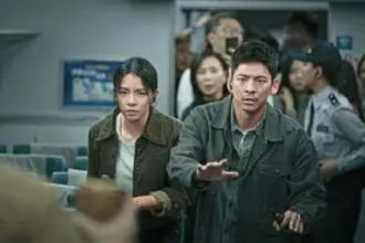 96 Minutes (Netflix Review) 2025